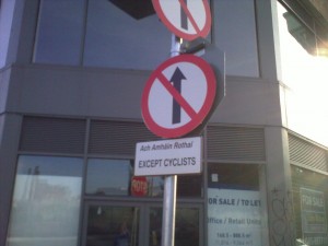 Dublin street sign showing exemption for cyclists entering one-way street