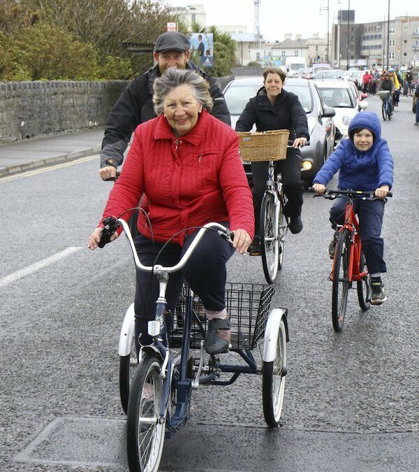 Fiche bliain ag fás: Lots of space to try a Salthill Cycleway